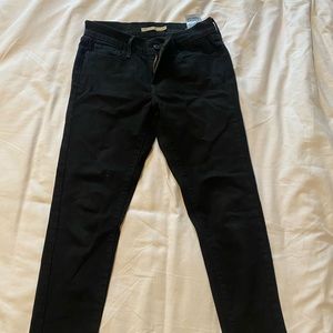Levi’s black skinny jeans